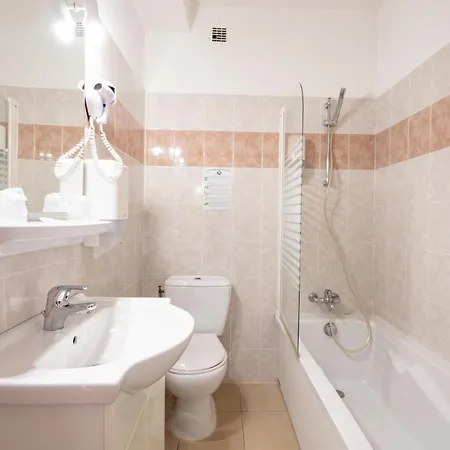 Hotell Le Belvedere Saint-Cyprien (Pyrenees-Orientales)